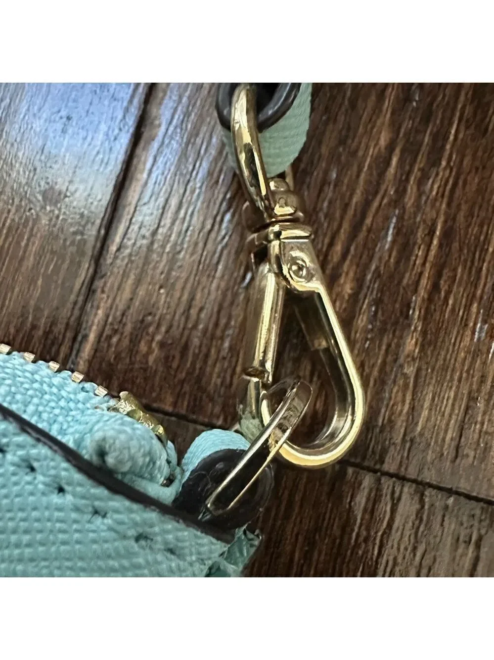 Kate Spade Saffiano leather blue wristlet-EUC
